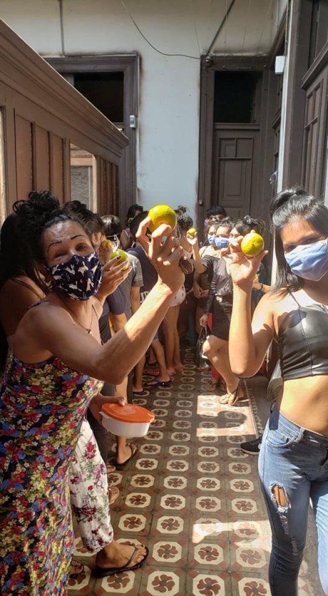 Travestis Del Centro De Lima Viven De Donaciones Por Esta Cuarentena Baneados Foros Perú Travestis Del Centro De Lima Viven De Donaciones Por Esta Cuarentena Baneados Foros Perú