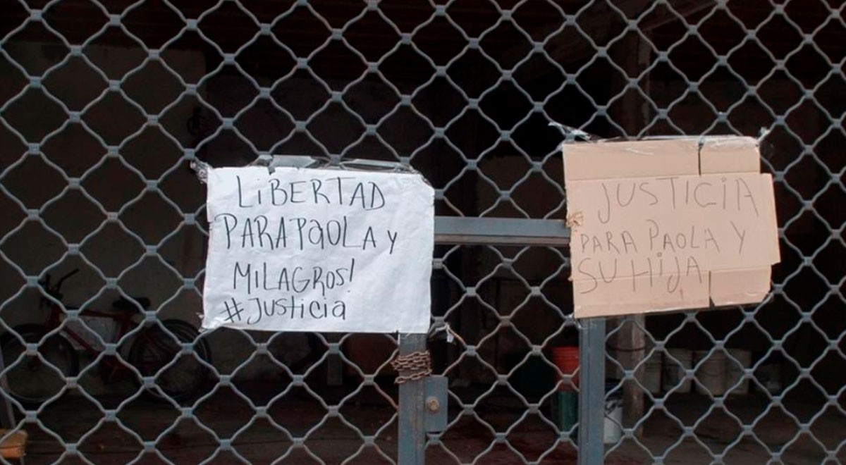 Las personas piden justicia para las dos mujeres Las personas piden justicia para las dos mujeres