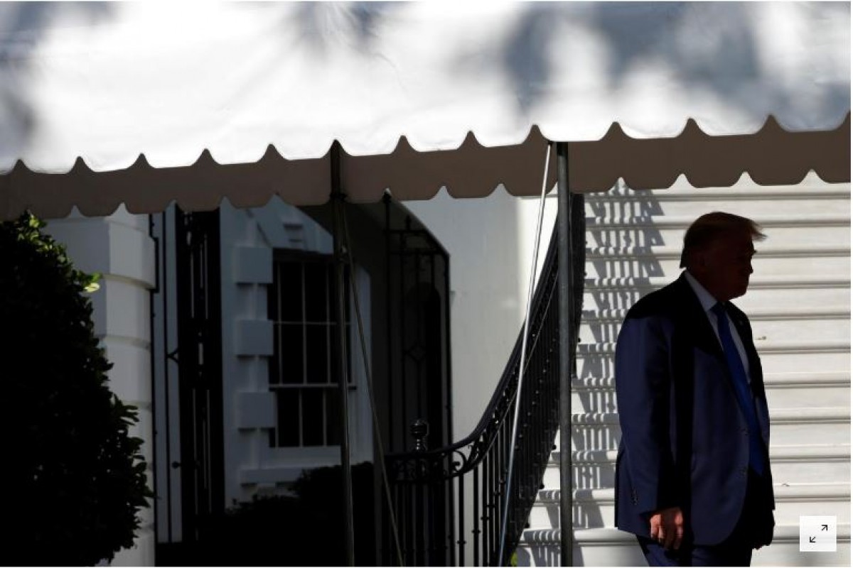 <em> Donald Trump en la casa blanca antes de dirigirse al hospital militar.</em> <em> Donald Trump en la casa blanca antes de dirigirse al hospital militar.</em>