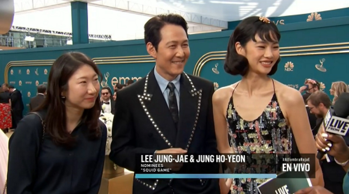 Elenco de la serie "Squid Games" llegan a los Emmys 2022.