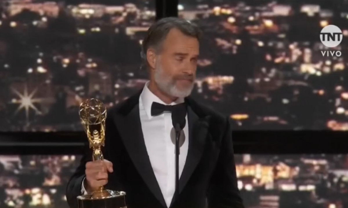 Murray Bartlett ganador del Emmy 2022.