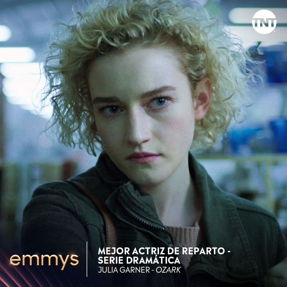 Julia Garner obtiene galardón Emmy 2022