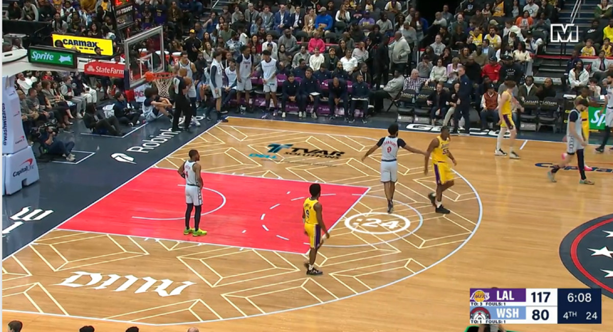 Bronny James en acción en NBA