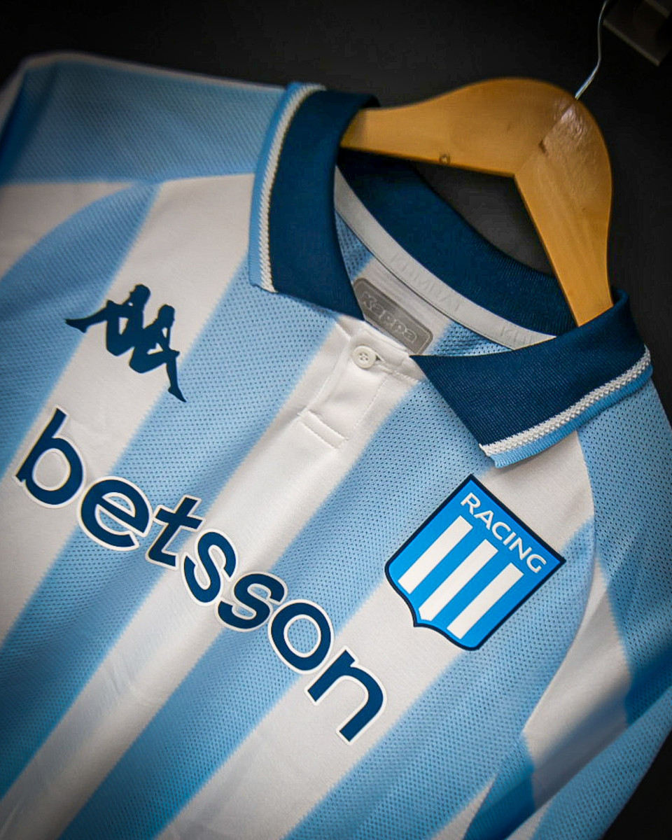 Esta será la camiseta de Racing ante Peñarol.