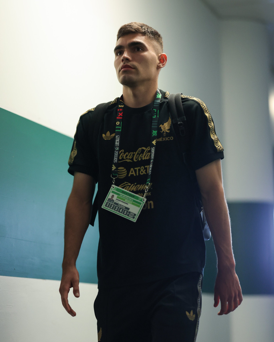 México llegó al Oakland Colliseum para enfrentar a Japón.