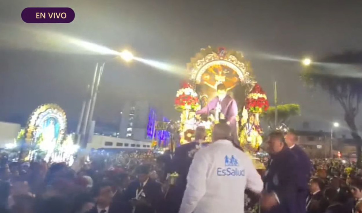 El Señor de los Milagros en el Hospital Sabogal.