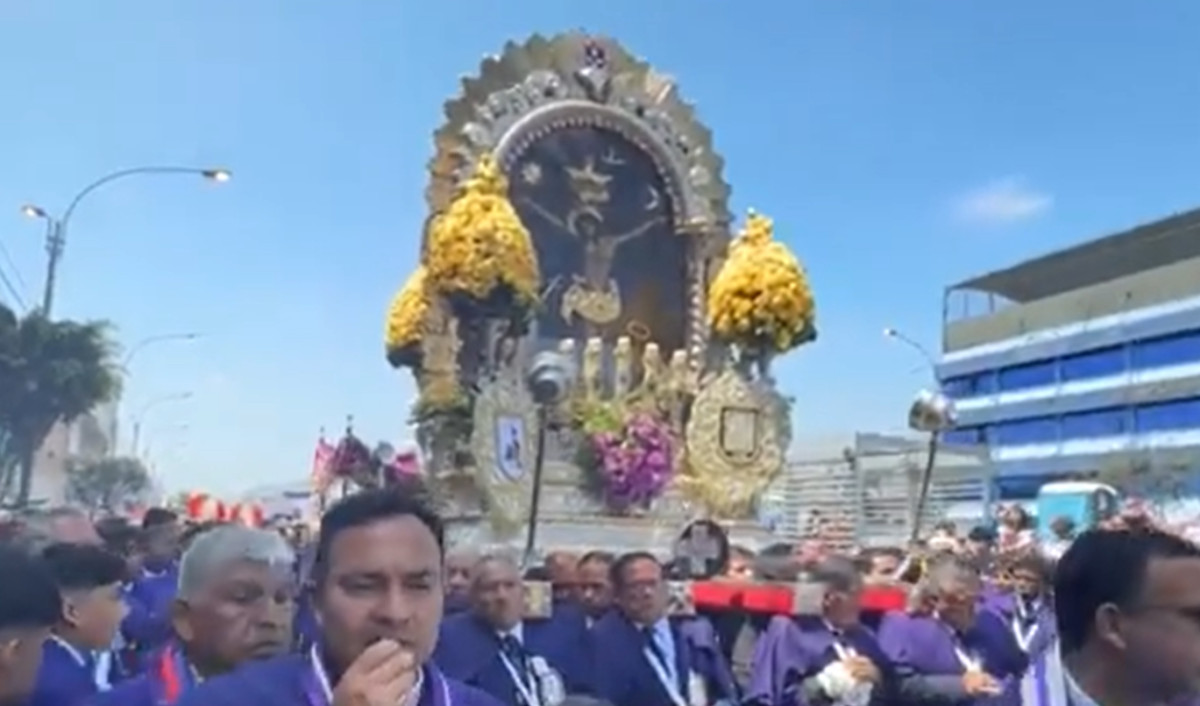 Procesión del Señor de los Milagros en Lima