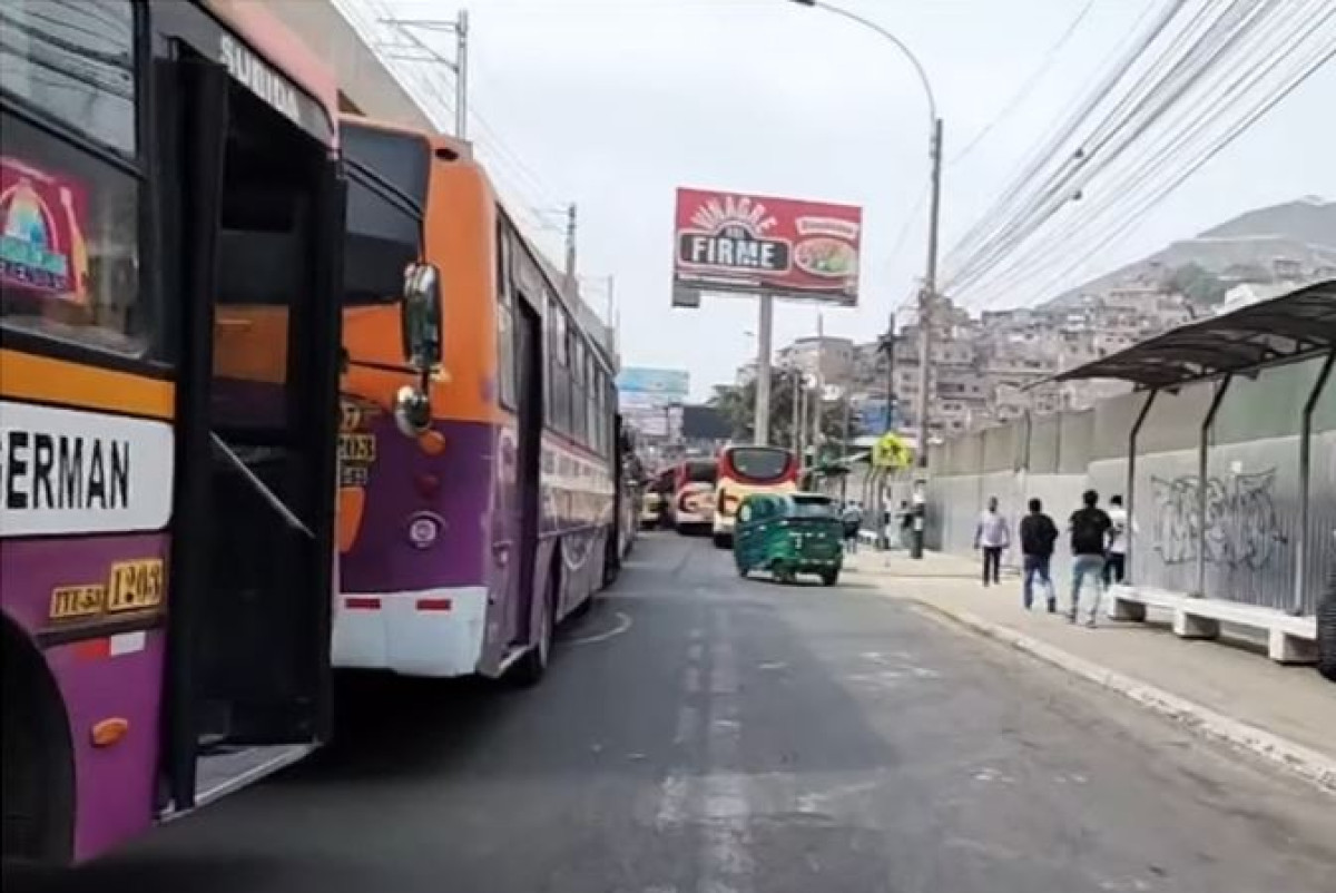 Bloqueo de buses en San Juan de Lurigancho