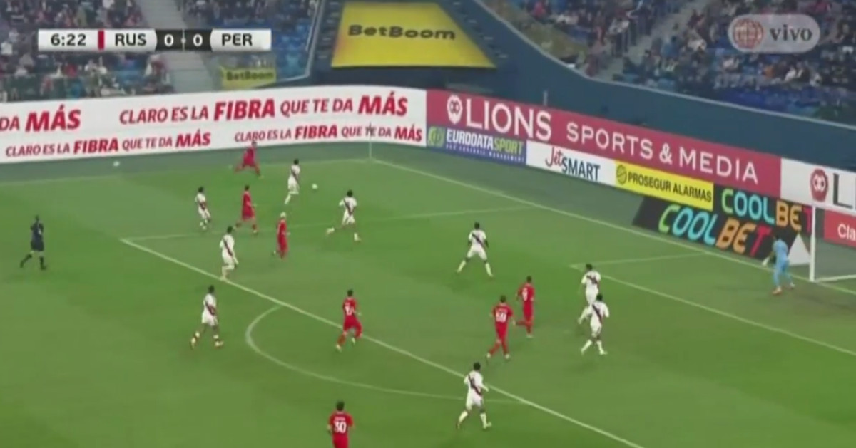 Inicio del partido entre Perú y Rusia