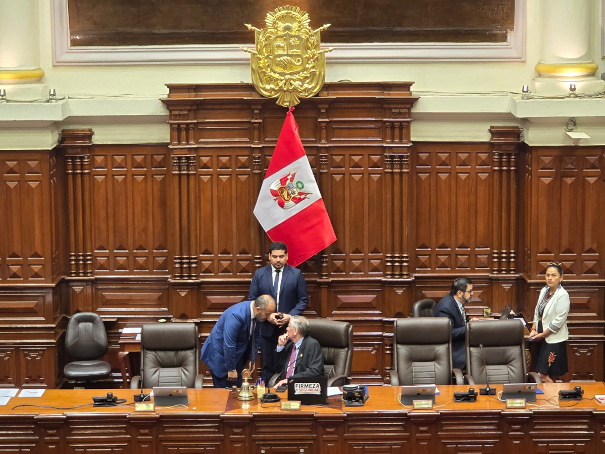 Fernando Rospigliosi cede la conducción