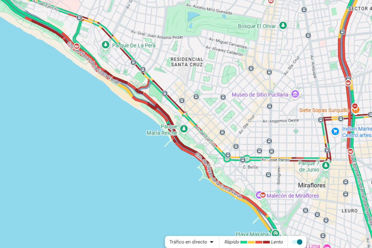 Tráfico en la costa verde.
