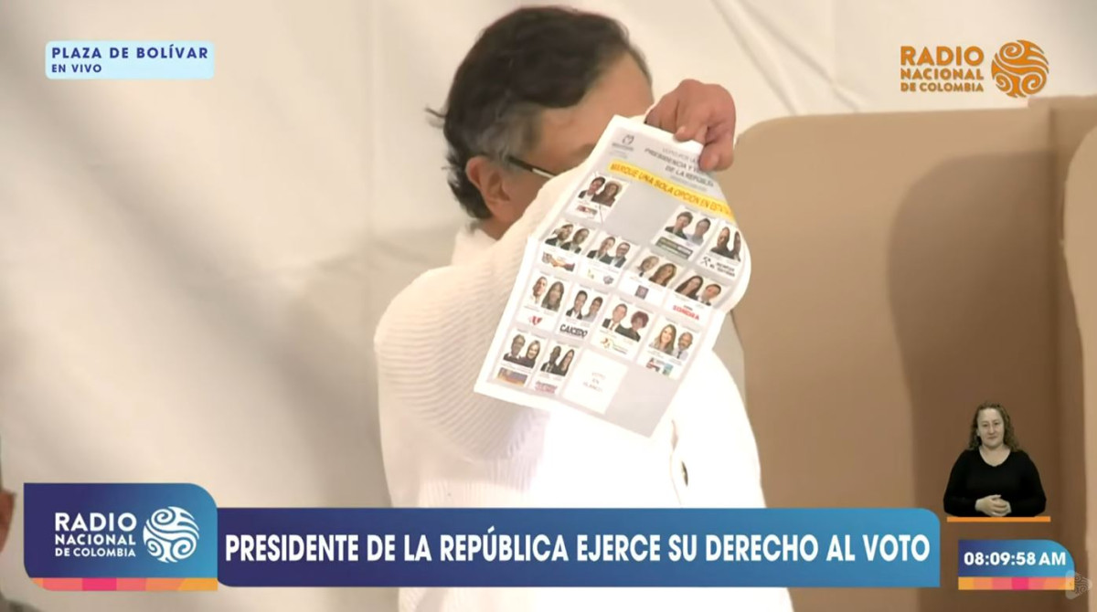 Petro realizo su voto a favor de Iván Cepeda. Foto: Captura de YouTube