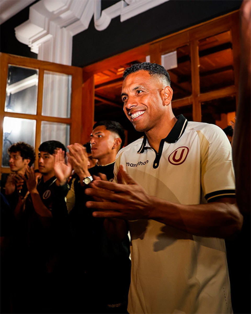 Universitario, Piero Alva