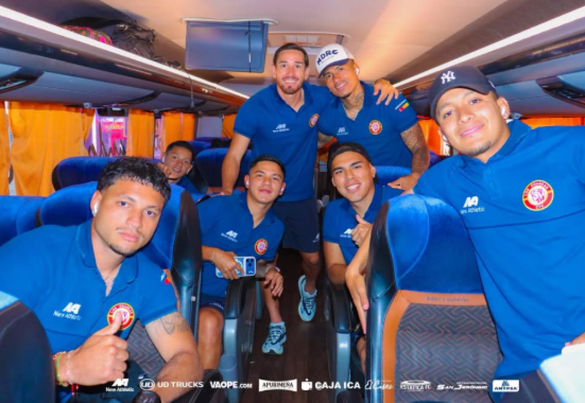 Los Chankas rumbo al Estadio Monumental U Marathon