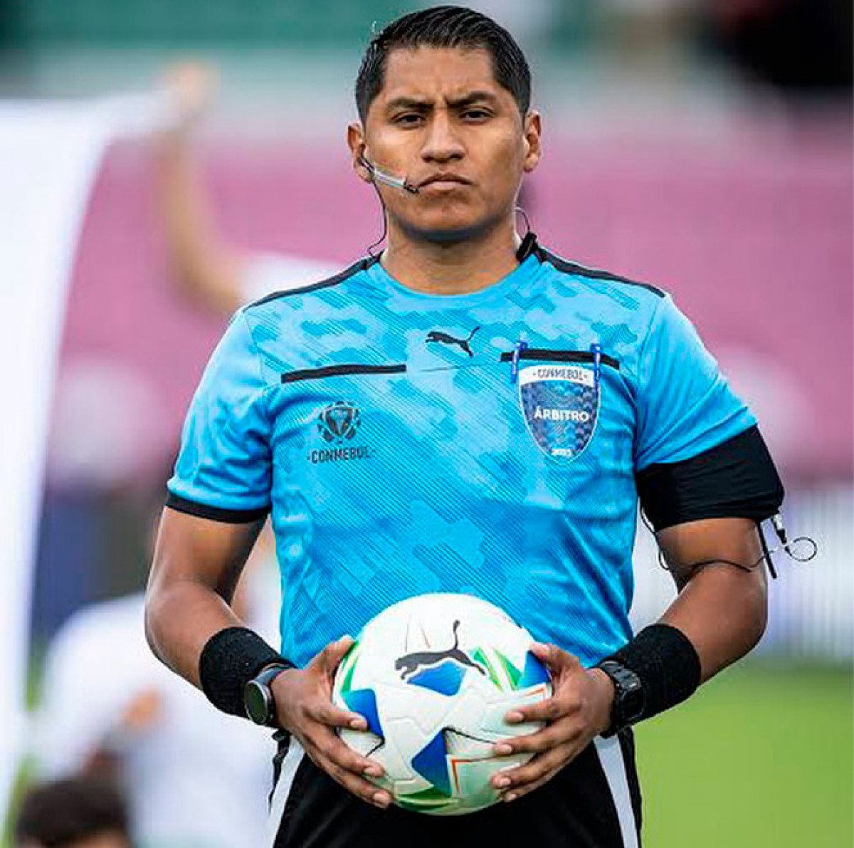 El árbitro Michael Espinoza dirigirá el Universitario vs Comerciantes Unidos